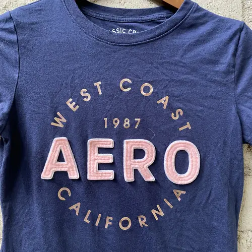 M/L It-Girl Pink Aeropostale Fitted Tee