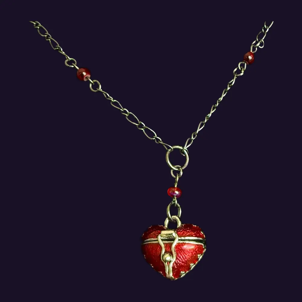 Queen of Hearts Heart Locket Rosary Necklace, photo 1 of 17